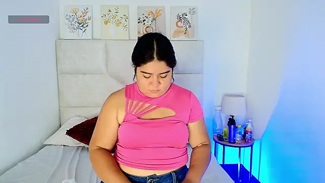 Snapshot of elizawiliamst chatting on 06/17/26, 03:55 elizawiliamst online show from 06/17/26, 03:55