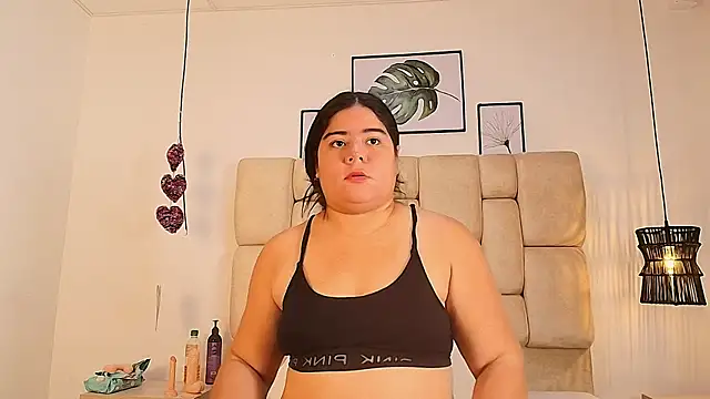 Snapshot of elizawiliamst chatting on 09/23/25, 12:23 elizawiliamst online show from 09/23/25, 12:23