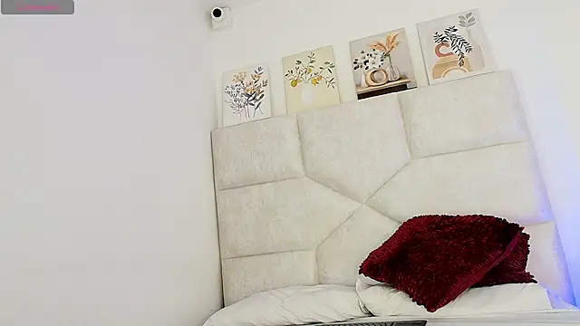 Snapshot of elizawiliamst chatting on 05/30/26, 12:44 elizawiliamst online show from 05/30/26, 12:44