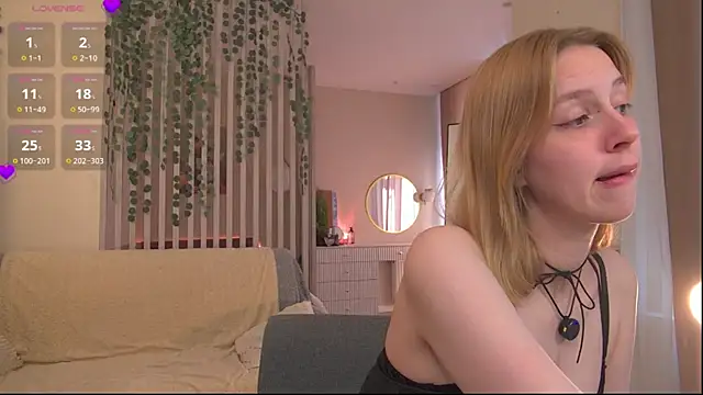 Snapshot of sofiapurex chatting on 05/15/26, 02:31 sofiapurex online show from 05/15/26, 02:31