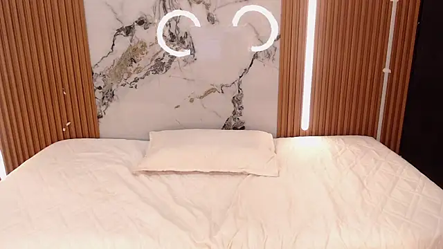 tiffany lee6 online show from 11/20/25, 12:17