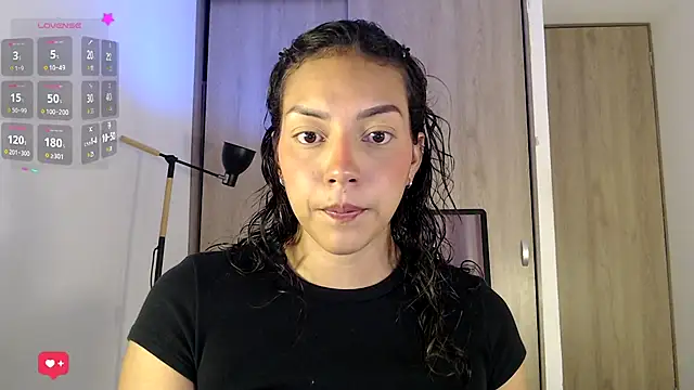 Snapshot of WendySuns_ chatting on 10/18/25, 01:07 WendySuns online show from 10/18/25, 01:07