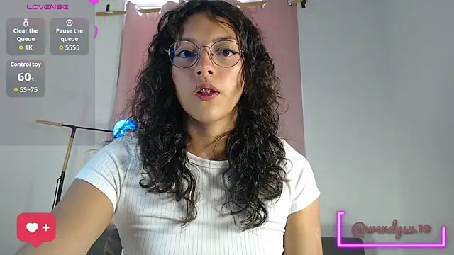 Snapshot of WendySuns_ chatting on 09/16/25, 06:09 WendySuns online show from 09/16/25, 06:09