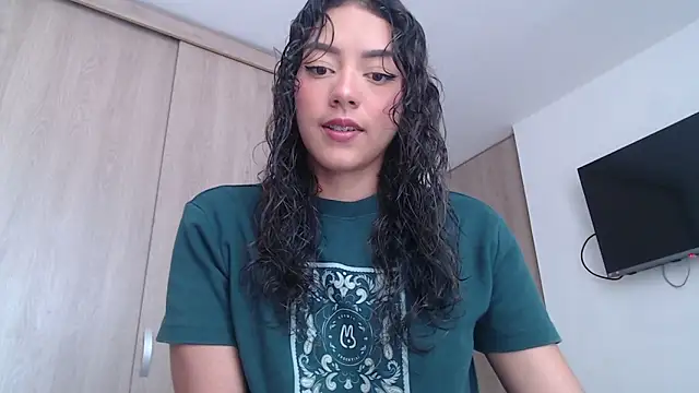 Snapshot of WendySuns_ chatting on 11/26/25, 05:13 WendySuns online show from 11/26/25, 05:13