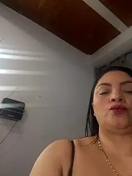 Snapshot of tiffany_Johnson1 chatting on 05/24/26, 12:21 tiffany Johnson1 online show from 05/24/26, 12:21