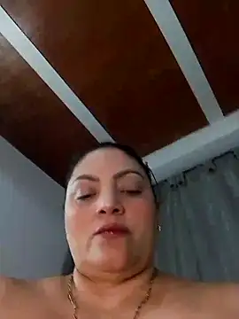 Snapshot of tiffany_Johnson1 chatting on 06/20/26, 02:27 tiffany Johnson1 online show from 06/20/26, 02:27