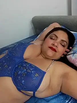 tiffany Johnson1 online show from 11/18/25, 04:16