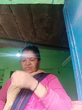 Snapshot of Manavi_x chatting on 06/18/26, 01:37 Manavi x online show from 06/18/26, 01:37