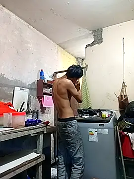 Bebicho14 online show from 04/11/26, 03:14