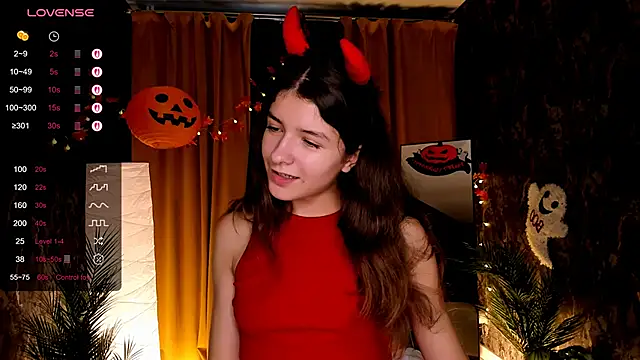 Snapshot of amy_cute_cat chatting on 10/31/25, 09:06 amy cute cat online show from 10/31/25, 09:06