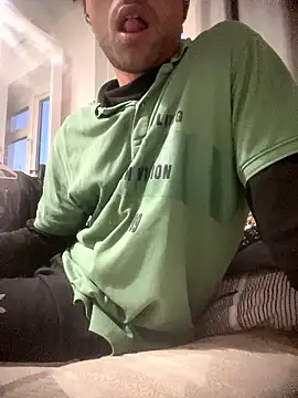 shiitposter male online show from 01/07/26, 04:34