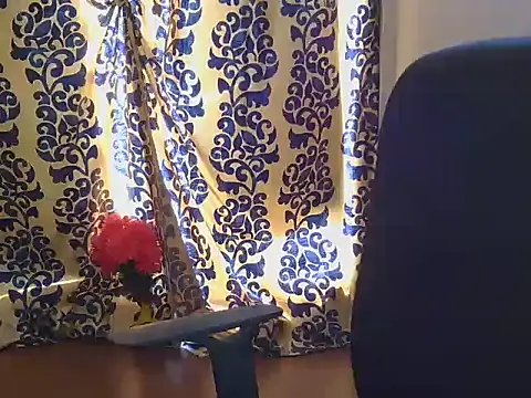 Snapshot of hottest_mahii chatting on 10/17/25, 04:27 hottest mahii online show from 10/17/25, 04:27