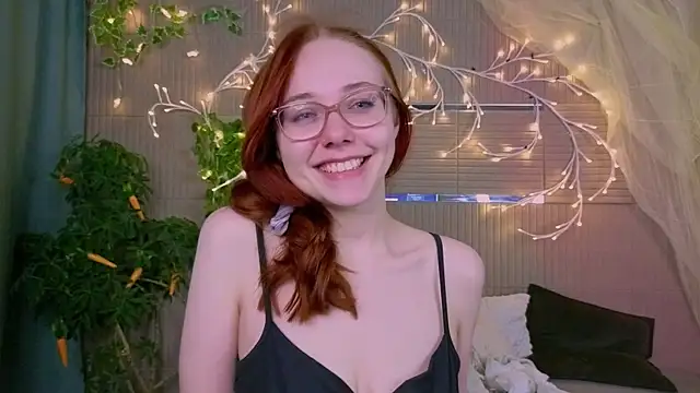 Snapshot of PollyVinice chatting on 05/04/26, 03:48 PollyVinice online show from 05/04/26, 03:48