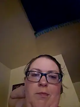 Yamiko42 online show from 04/15/26, 12:53
