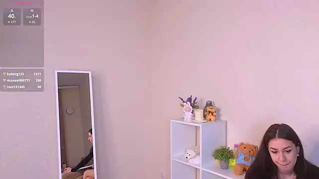 miacuteeee online show from 10/19/25, 04:32