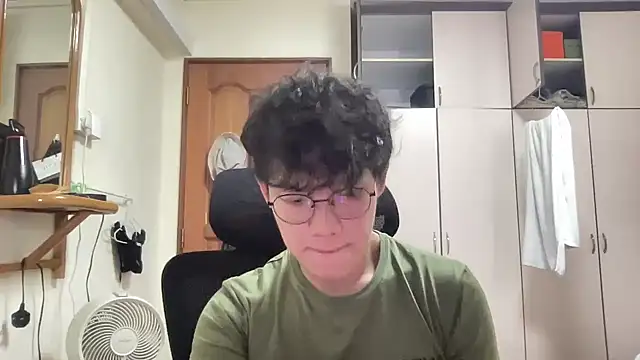 Passionatetwink2 online show from 11/01/25, 07:35