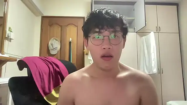 Passionatetwink2 online show from 02/13/26, 03:56