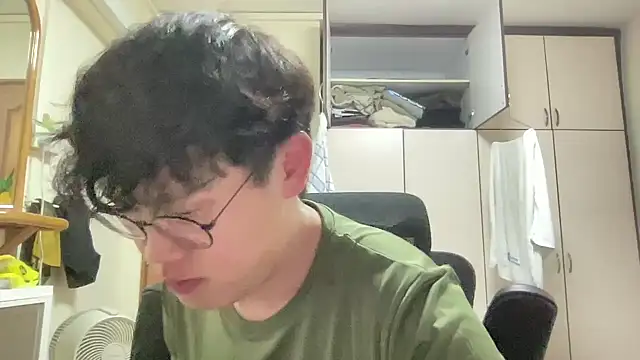 Passionatetwink2 online show from 02/05/26, 10:11
