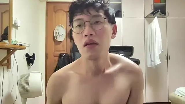 Passionatetwink2 online show from 10/11/25, 02:18