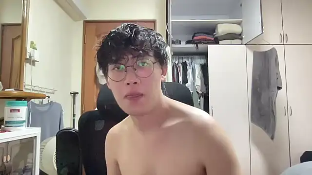Passionatetwink2 online show from 03/12/26, 09:24