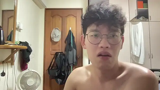 Passionatetwink2 online show from 09/24/25, 11:50