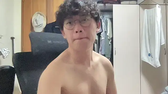 Passionatetwink2 online show from 03/06/26, 10:43