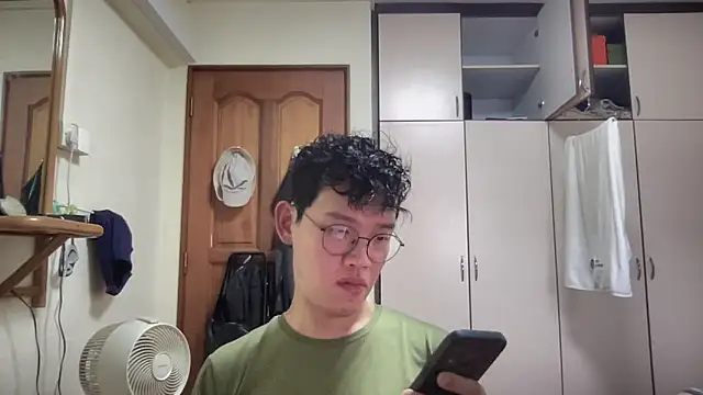 Passionatetwink2 online show from 09/11/25, 04:34