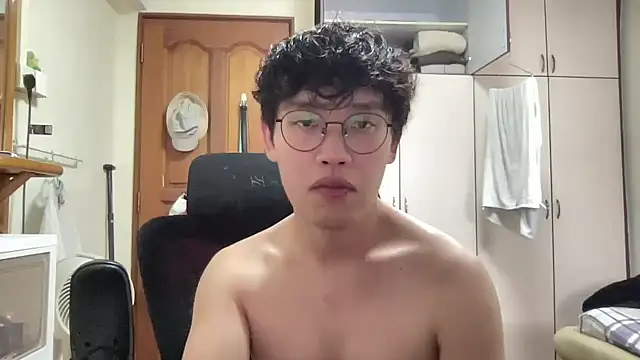 Passionatetwink2 online show from 02/28/26, 07:52