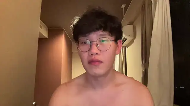 Passionatetwink2 online show from 12/20/25, 01:58