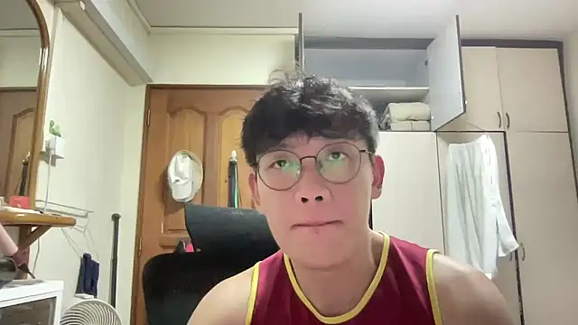 Passionatetwink2 online show from 05/09/26, 03:26