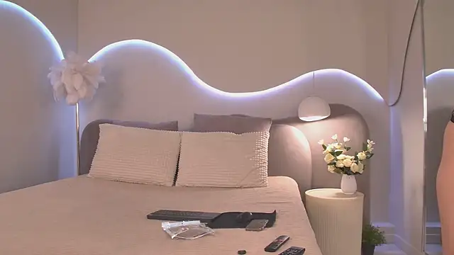 NicolSpace online show from 02/23/26, 03:41