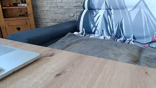 htreshot73 online show from 03/18/26, 01:57