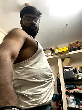 DJLOVE280825 online show from 10/13/25, 11:27