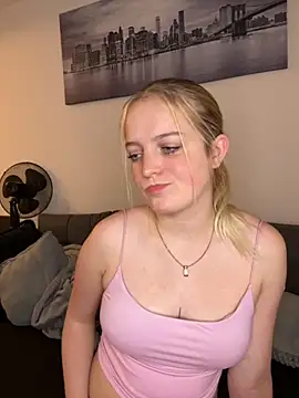 DieBlondeHannah online show from 10/11/25, 01:34