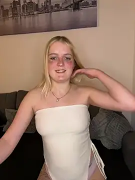 DieBlondeHannah online show from 10/07/25, 07:15