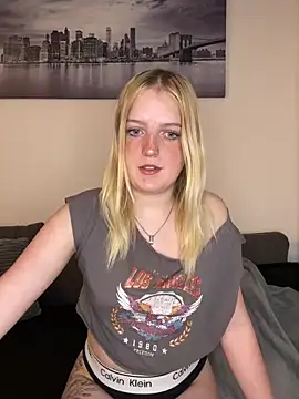 DieBlondeHannah online show from 09/30/25, 02:01