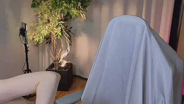 E l i z e  online show from 05/22/26, 05:16