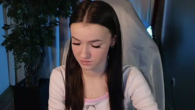 E l i z e  online show from 10/17/25, 05:22