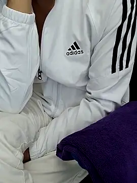 chocolate alone online show from 10/24/25, 07:29