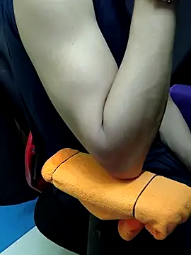 chocolate alone online show from 11/01/25, 05:51