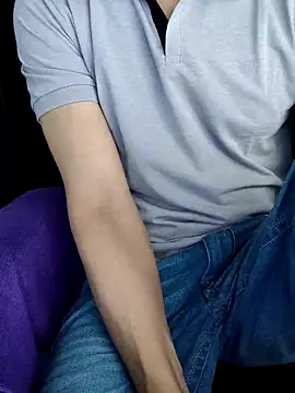 chocolate alone online show from 10/30/25, 06:01