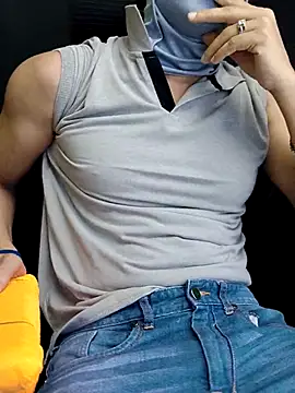 chocolate alone online show from 10/31/25, 05:26