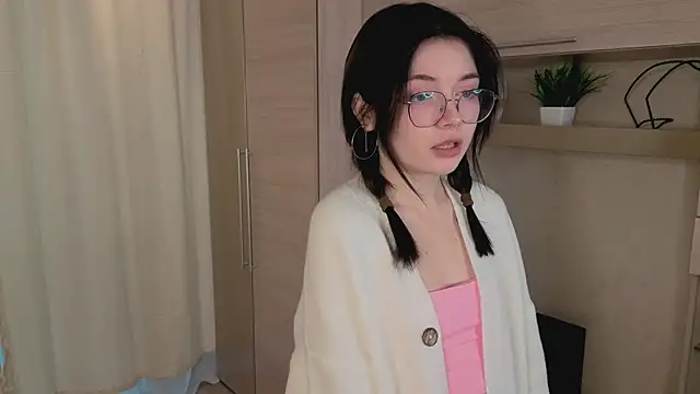 Susan Gardner online show from 11/20/25, 06:14