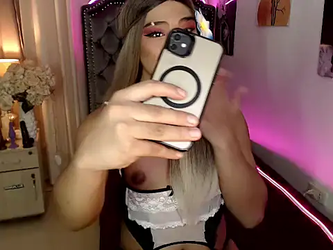 Snapshot of Heaven_Cock chatting on 11/12/25, 12:20 Heaven Cock online show from 11/12/25, 12:20