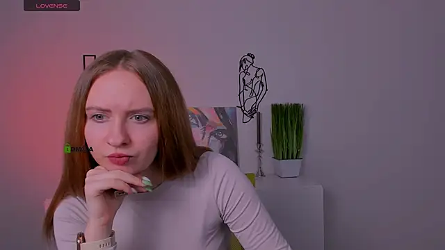 mila glow1 online show from 10/01/25, 07:29