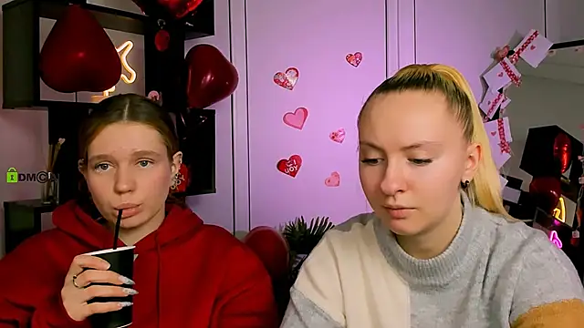 mila glow1 online show from 02/16/26, 07:12