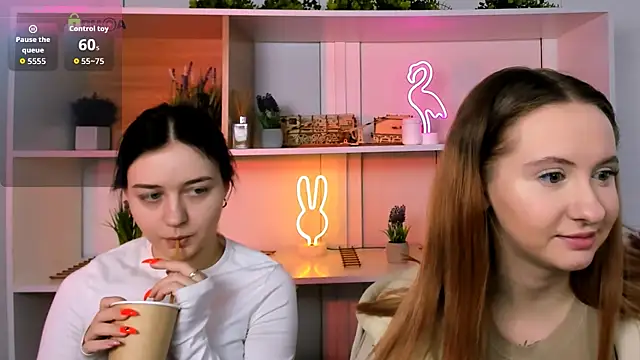 mila glow1 online show from 11/24/25, 12:49