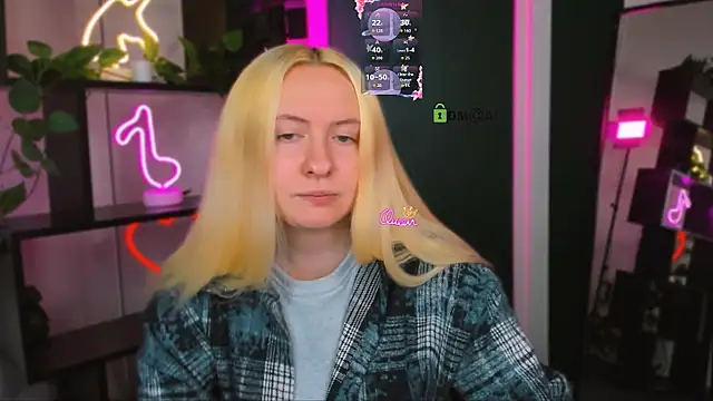 mila glow1 online show from 04/01/26, 06:38