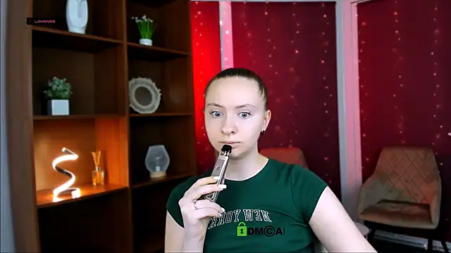 mila glow1 online show from 12/02/25, 06:26