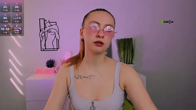 mila glow1 online show from 09/17/25, 09:11